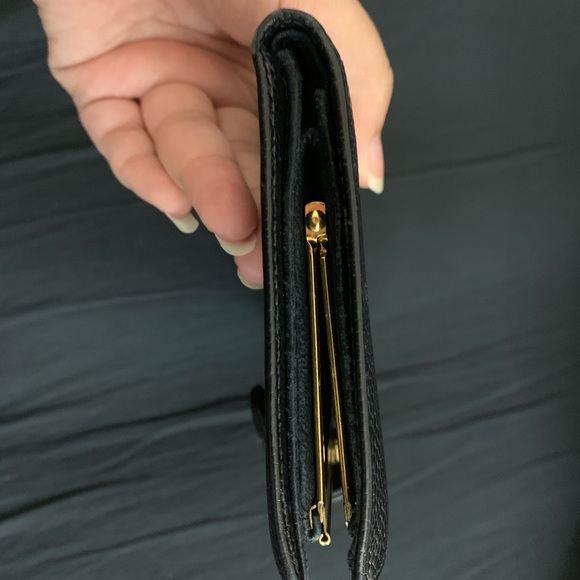 Authentic chanel wallet - Picture 3 of 15